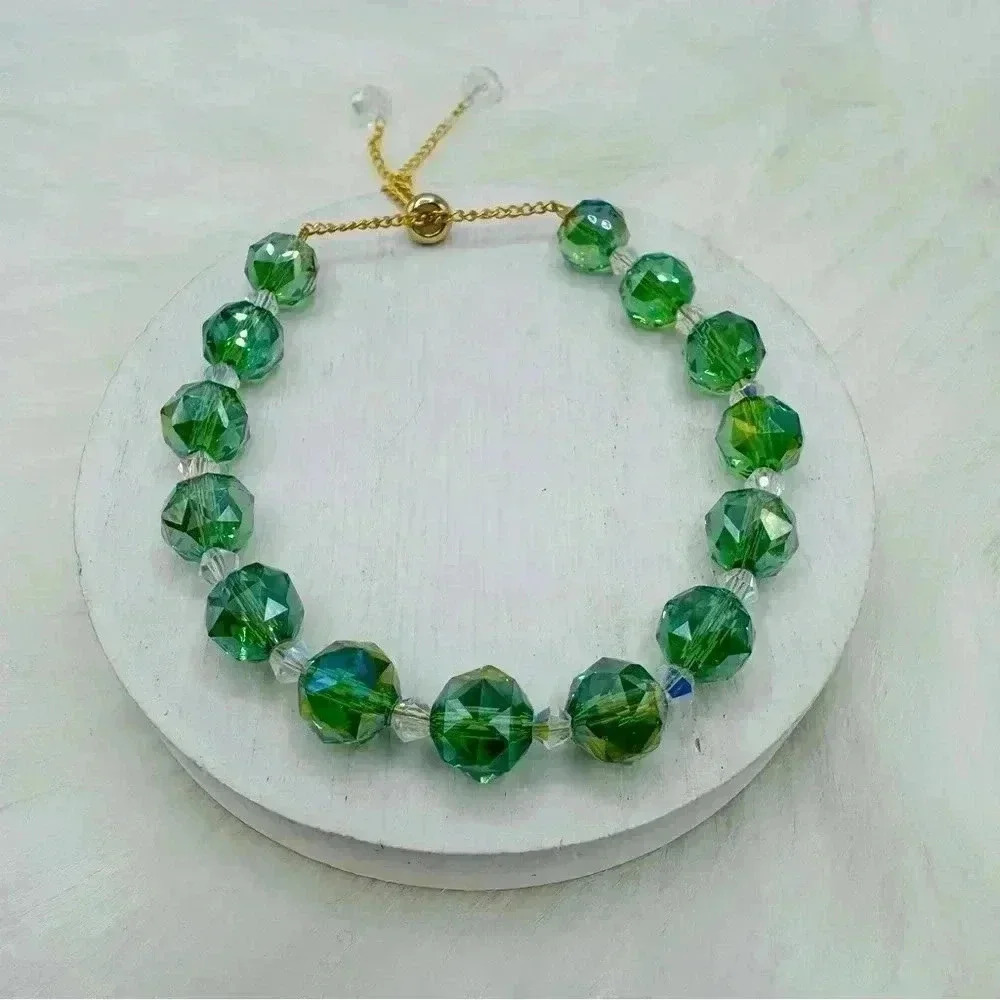 The Sparkly Green Beaded Bracelet